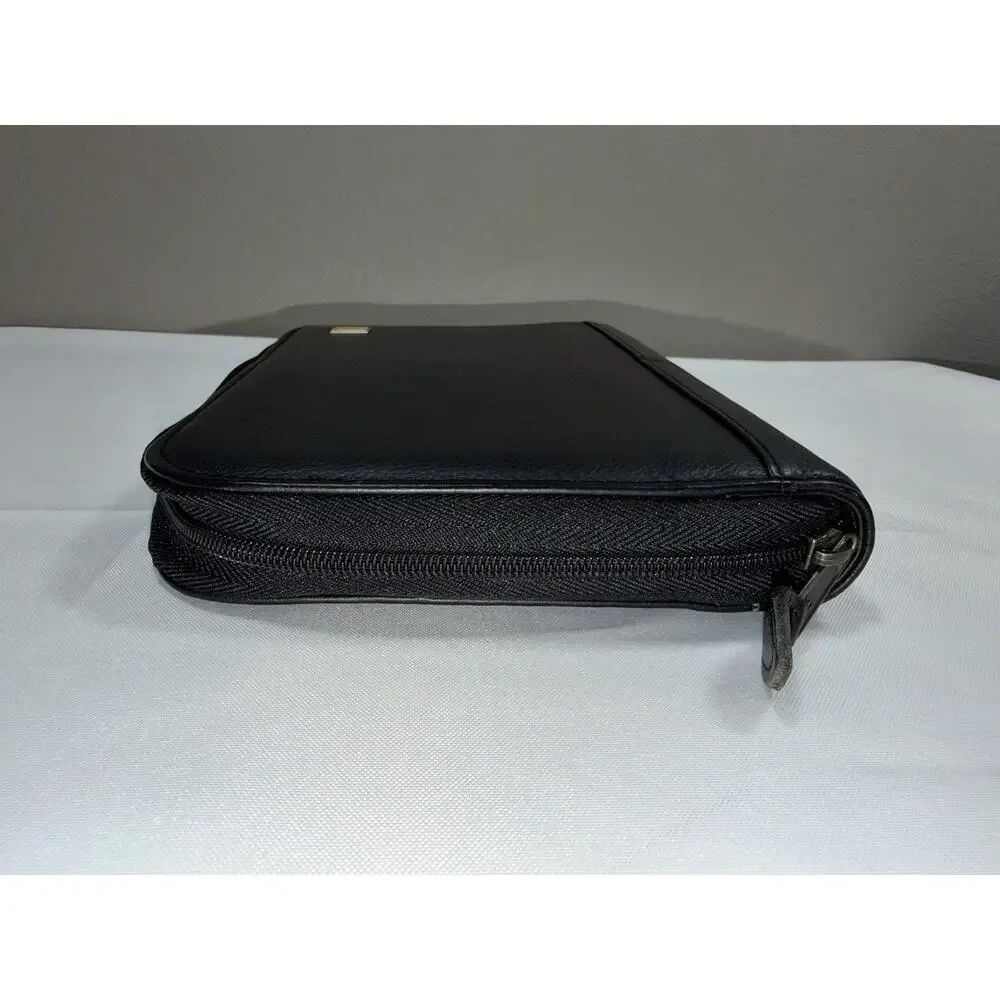 Daytimer Organizer Planner 7 Ring Genuine Leather Zipper Closure 7.25 x 9.75”